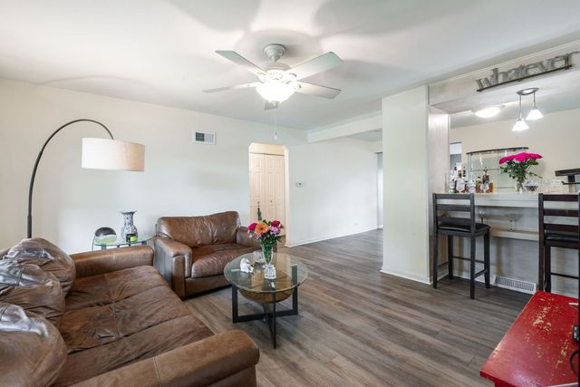 4241 Washington Street, Downers Grove, IL 60515