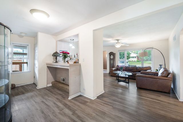 4241 Washington Street, Downers Grove, IL 60515