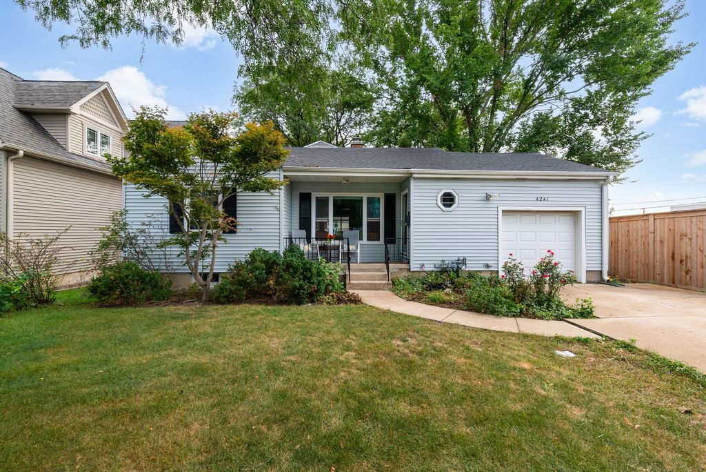 4241 Washington Street, Downers Grove, IL 60515
