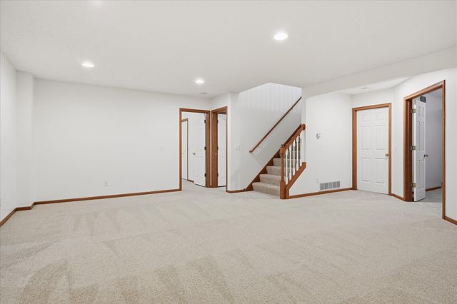 10395 Lancaster Cove, Woodbury, MN 55129