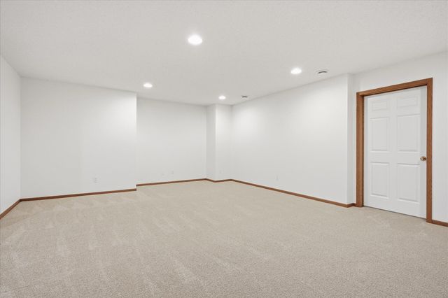 10395 Lancaster Cove, Woodbury, MN 55129