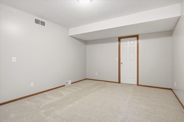 10395 Lancaster Cove, Woodbury, MN 55129