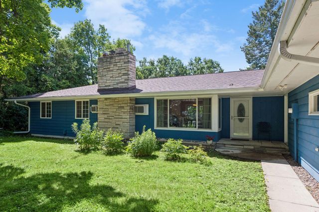 4569 Shoreline Drive, Spring Park, MN 55384