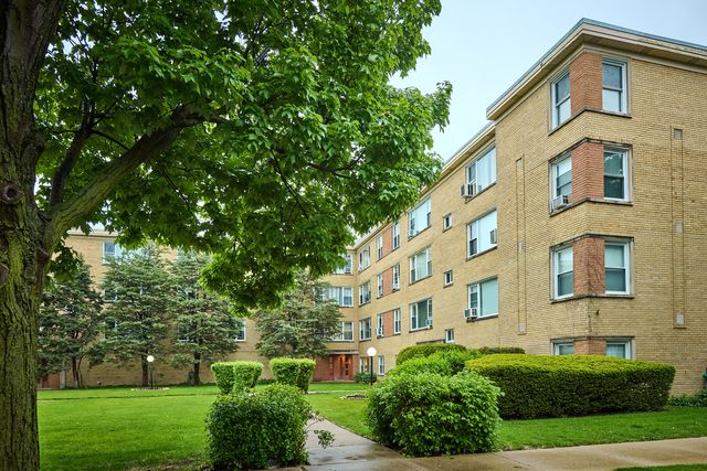 6021 N DAMEN Avenue 202, Chicago, IL 60659
