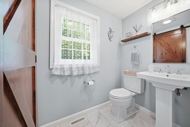 4 Brookview Circle, Tyngsborough, MA 01879