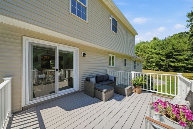 4 Brookview Circle, Tyngsborough, MA 01879