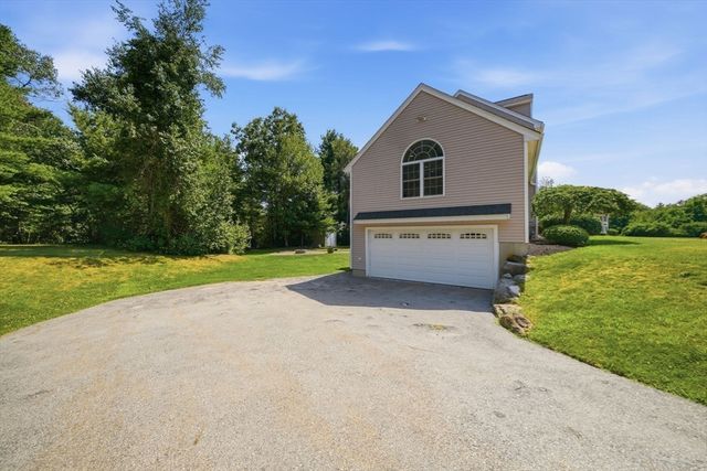 4 Brookview Circle, Tyngsborough, MA 01879
