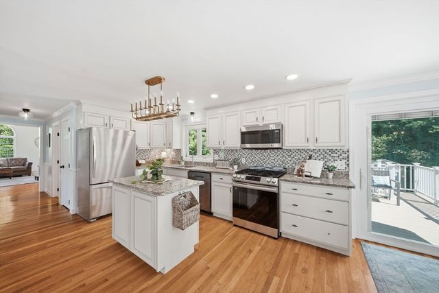4 Brookview Circle, Tyngsborough, MA 01879