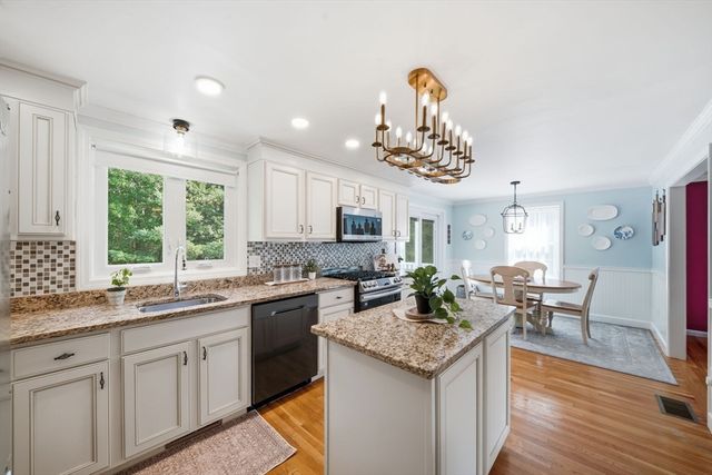 4 Brookview Circle, Tyngsborough, MA 01879