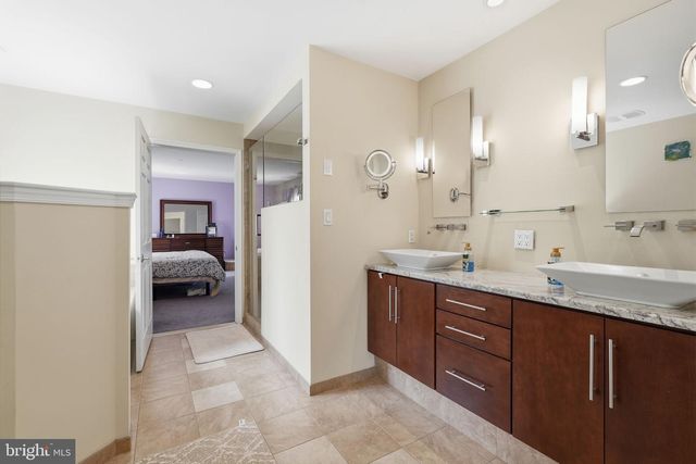 1935 HULMEVILLE RD, Bensalem, PA 19020