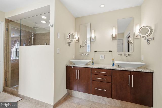 1935 HULMEVILLE RD, Bensalem, PA 19020