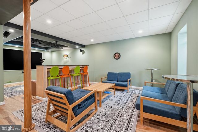 1935 HULMEVILLE RD, Bensalem, PA 19020