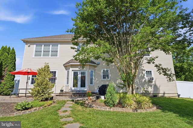 1935 HULMEVILLE RD, Bensalem, PA 19020