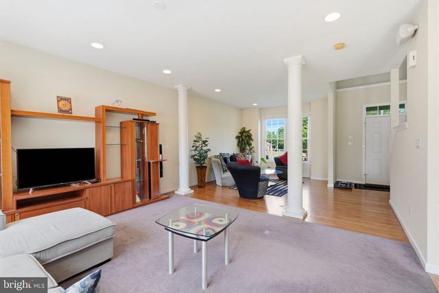 1935 HULMEVILLE RD, Bensalem, PA 19020