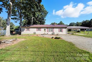 1538 Kings Road, Hickory, NC 28602