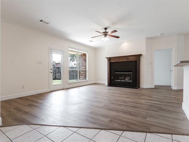 5601 Glenview Lane, The Colony, TX 75056