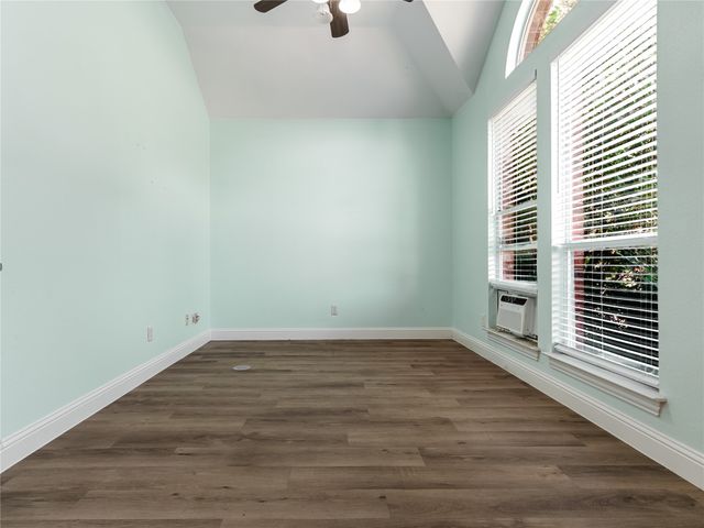 5601 Glenview Lane, The Colony, TX 75056