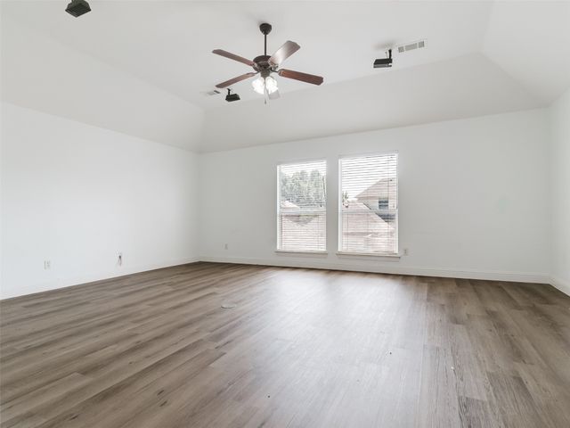 5601 Glenview Lane, The Colony, TX 75056