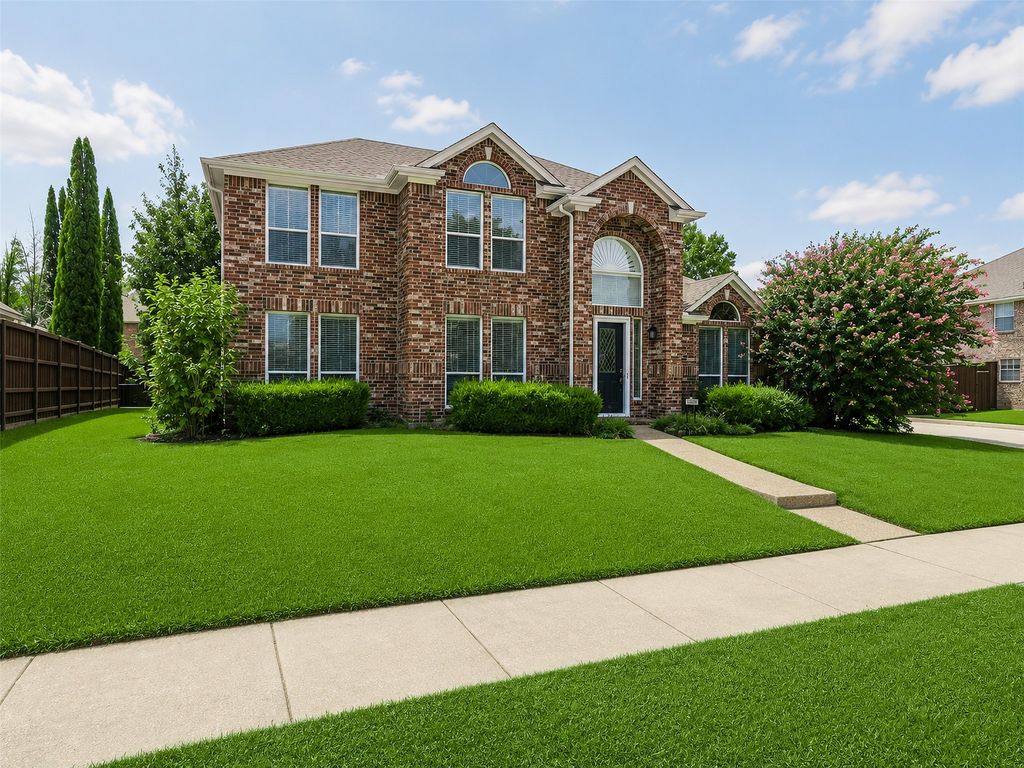 5601 Glenview Lane, The Colony, TX 75056