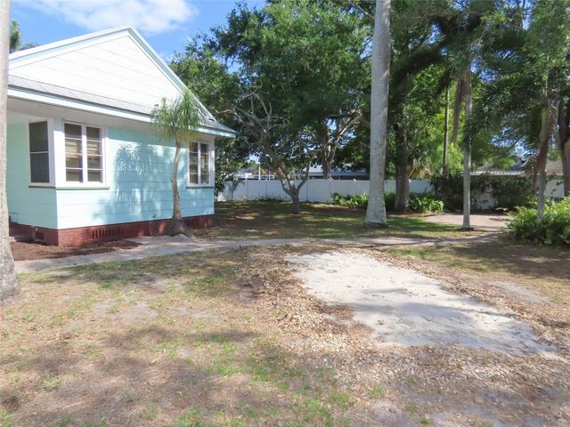 408 27TH STREET W, Bradenton, FL 34205