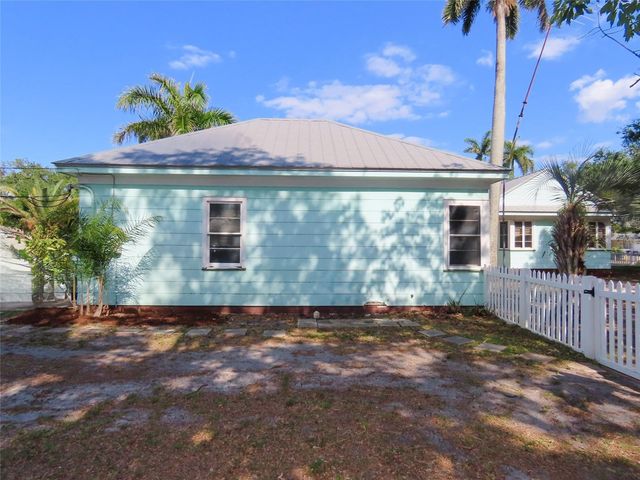 408 27TH STREET W, Bradenton, FL 34205