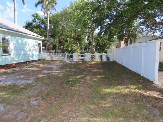 408 27TH STREET W, Bradenton, FL 34205