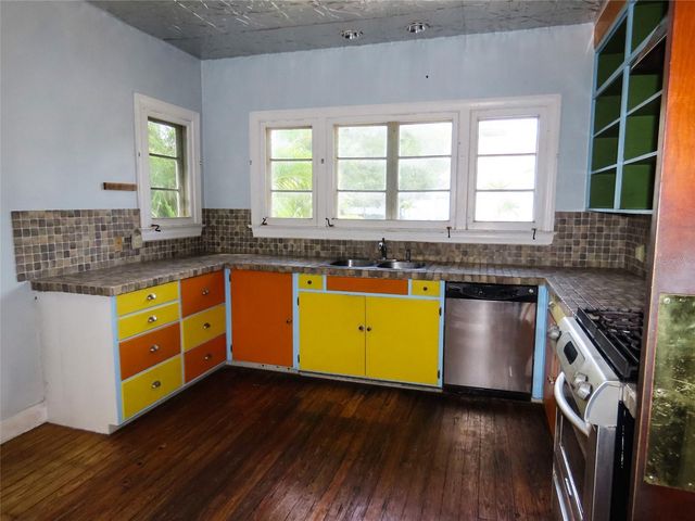 408 27TH STREET W, Bradenton, FL 34205