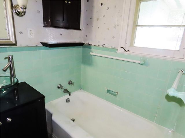 408 27TH STREET W, Bradenton, FL 34205