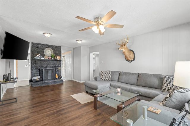 435 N Main Street, St Clair, MO 63077