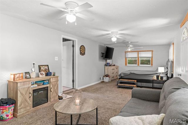435 N Main Street, St Clair, MO 63077