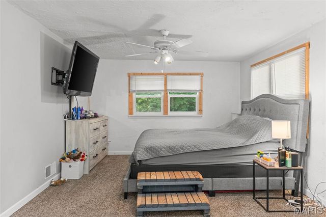 435 N Main Street, St Clair, MO 63077