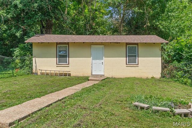 435 N Main Street, St Clair, MO 63077