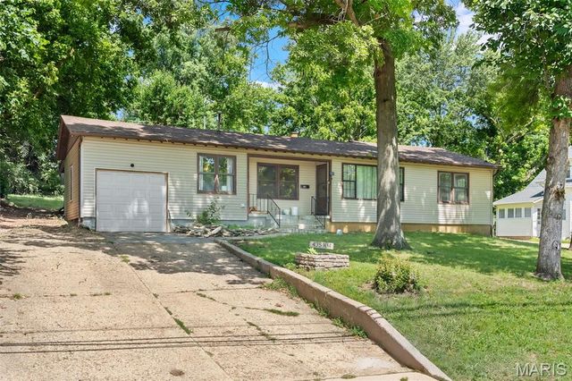 435 N Main Street, St Clair, MO 63077