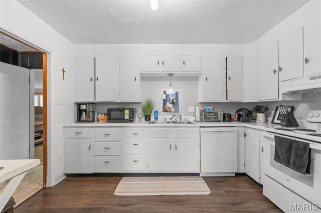 435 N Main Street, St Clair, MO 63077