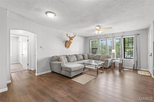 435 N Main Street, St Clair, MO 63077