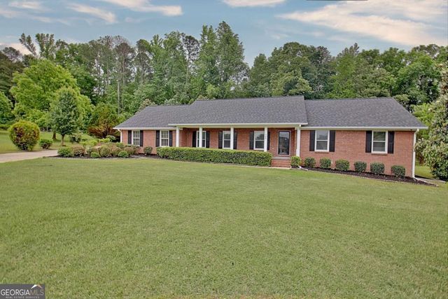 105 Walden Way, Fayetteville, GA 30214