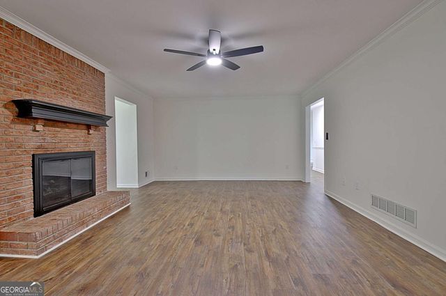 105 Walden Way, Fayetteville, GA 30214