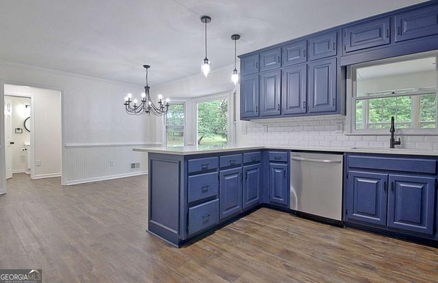 105 Walden Way, Fayetteville, GA 30214