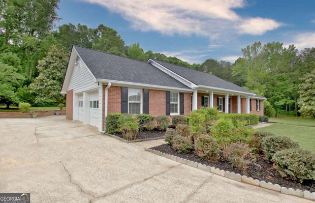 105 Walden Way, Fayetteville, GA 30214