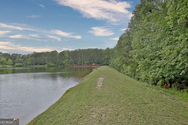 105 Walden Way, Fayetteville, GA 30214