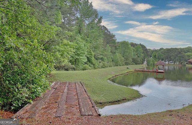 105 Walden Way, Fayetteville, GA 30214