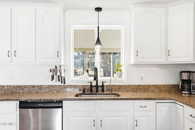 297 Beaver Road, Bluff City, TN 37618