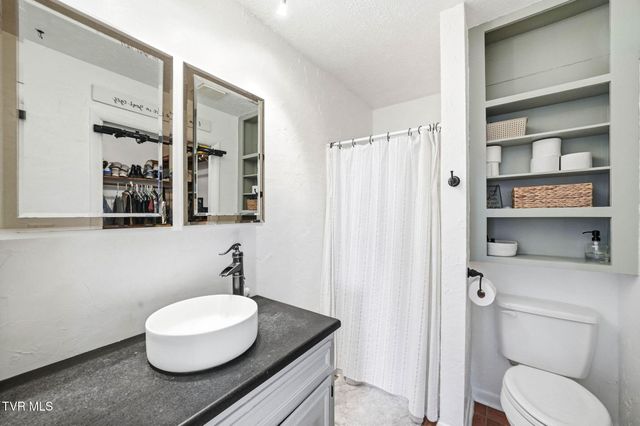 297 Beaver Road, Bluff City, TN 37618