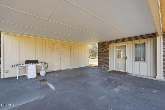 297 Beaver Road, Bluff City, TN 37618