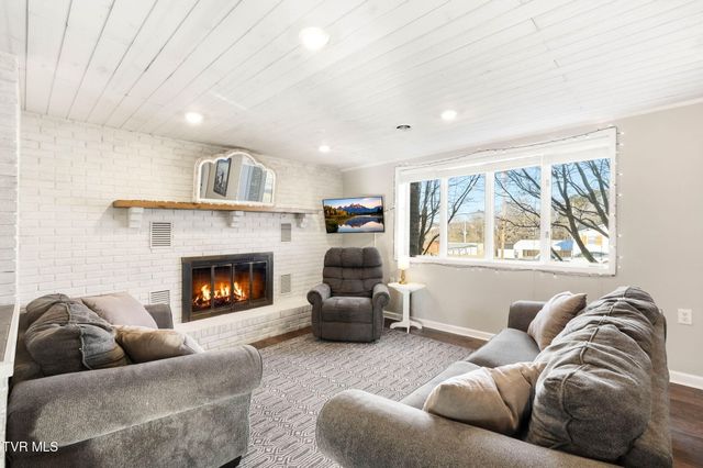 297 Beaver Road, Bluff City, TN 37618