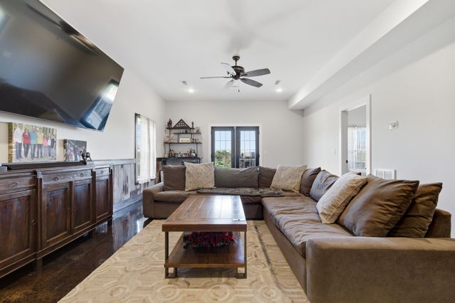 4041 Liverworth Rd, Southside, TN 37171