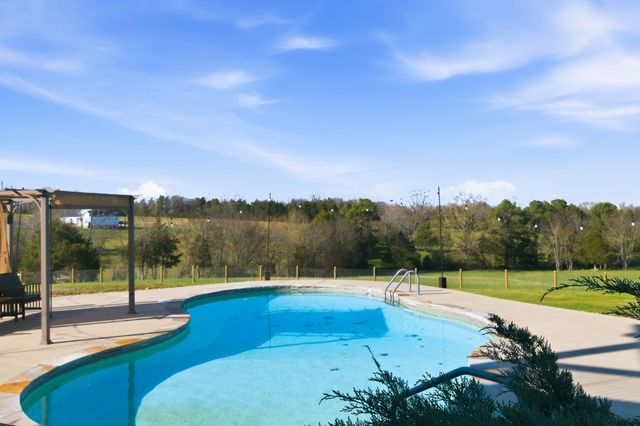 4041 Liverworth Rd, Southside, TN 37171