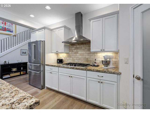 4403 OAKRIDGE Rd, Lake Oswego, OR 97035