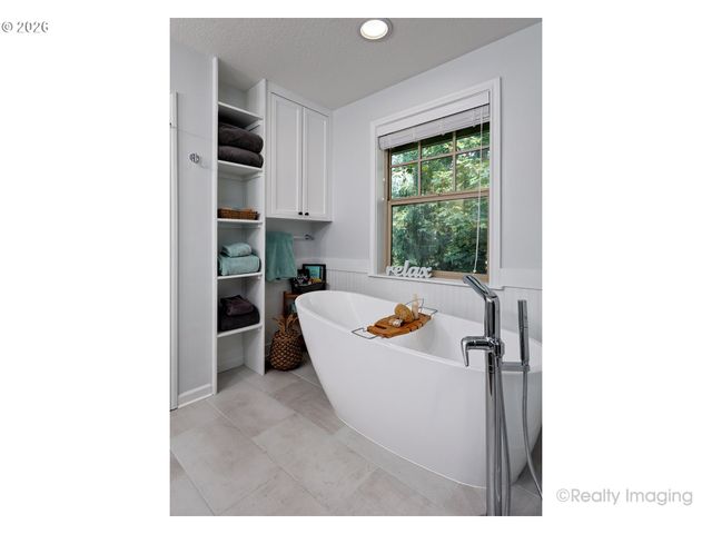 4403 OAKRIDGE Rd, Lake Oswego, OR 97035