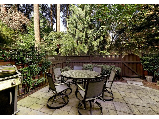 4403 OAKRIDGE Rd, Lake Oswego, OR 97035